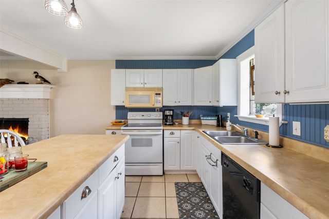 1725 Oak Shore Drive, Tool, TX 75143