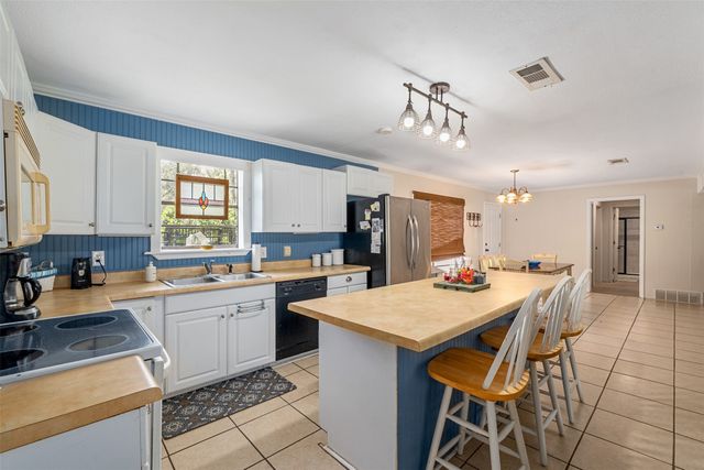 1725 Oak Shore Drive, Tool, TX 75143