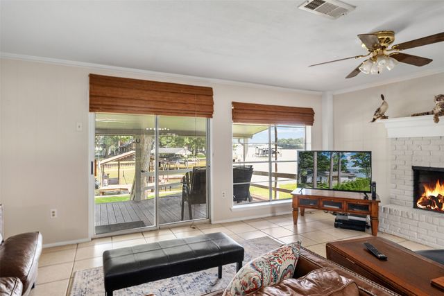 1725 Oak Shore Drive, Tool, TX 75143