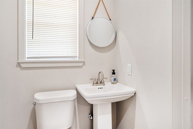 1725 Oak Shore Drive, Tool, TX 75143