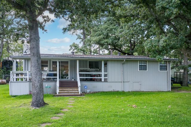 1725 Oak Shore Drive, Tool, TX 75143