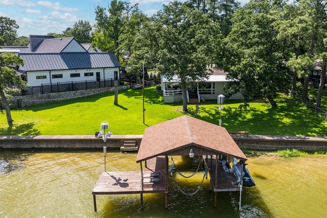 1725 Oak Shore Drive, Tool, TX 75143
