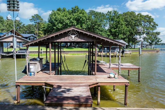 1725 Oak Shore Drive, Tool, TX 75143