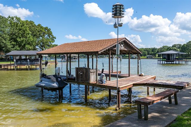 1725 Oak Shore Drive, Tool, TX 75143