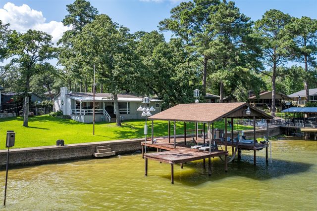 1725 Oak Shore Drive, Tool, TX 75143