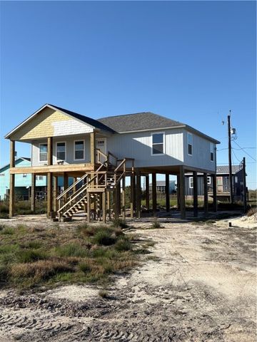 380 West Live Oak Ln, Rockport, TX 78382