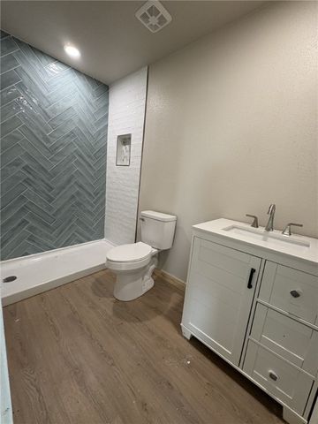 380 West Live Oak Ln, Rockport, TX 78382