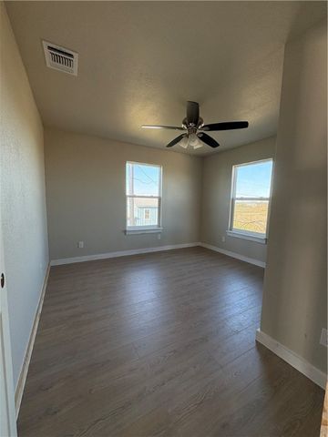 380 West Live Oak Ln, Rockport, TX 78382