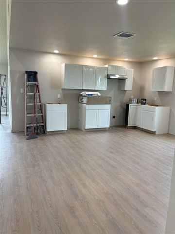 380 West Live Oak Ln, Rockport, TX 78382