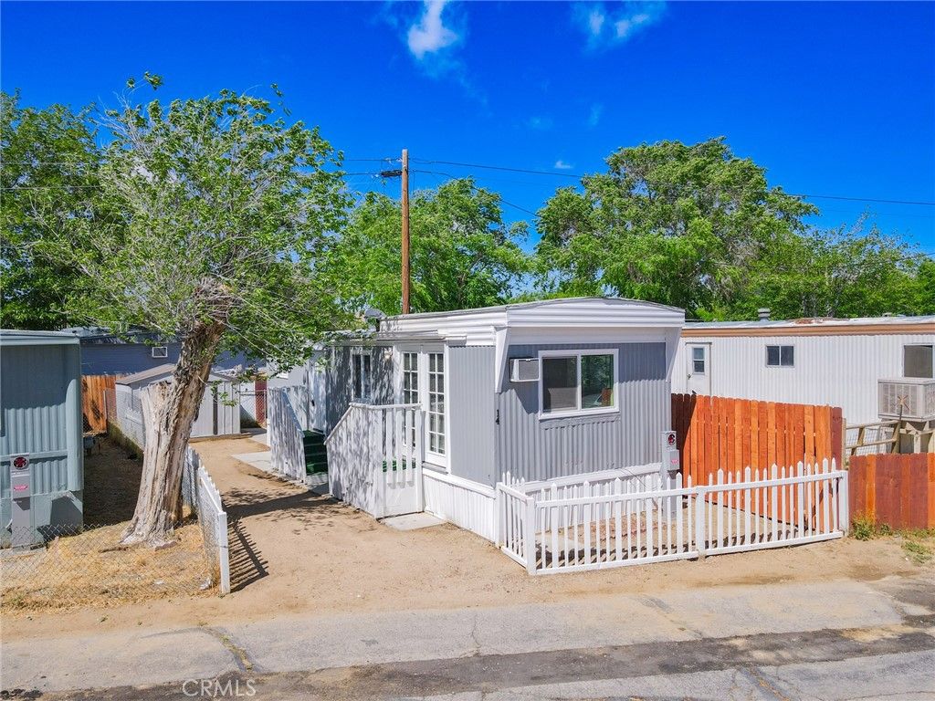 Image 1 of property listing at 1258 W Rosamond Boulevard 14, Rosamond, CA 93560