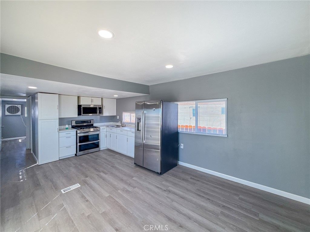 Image 13 of property listing at 1258 W Rosamond Boulevard 14, Rosamond, CA 93560