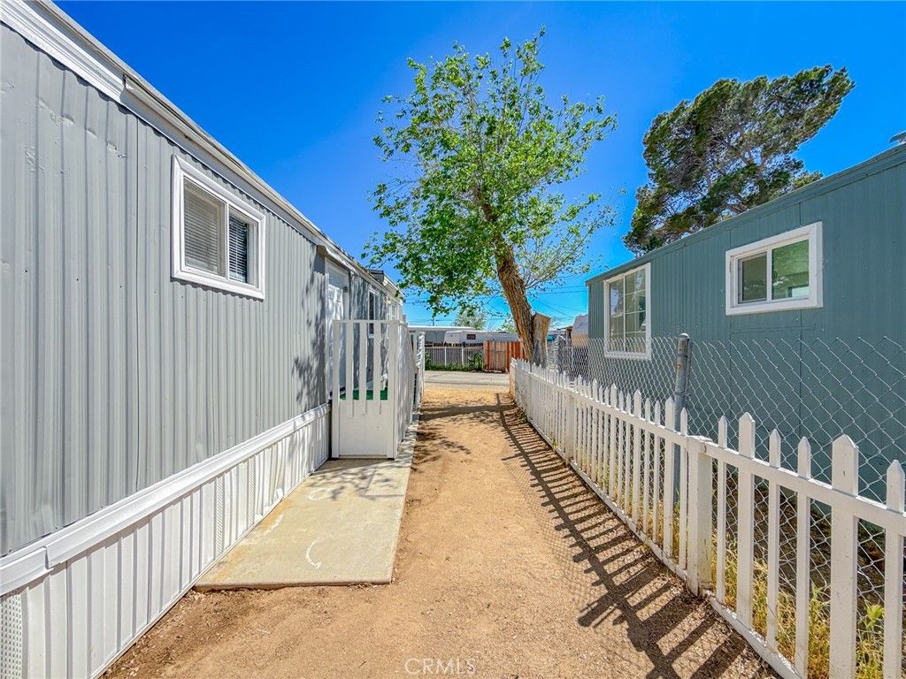 Image 20 of property listing at 1258 W Rosamond Boulevard 14, Rosamond, CA 93560