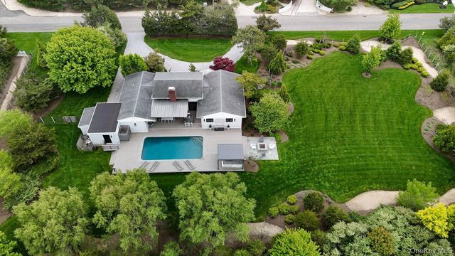 4 Stillwaters Lane, Westhampton Beach, NY 11978