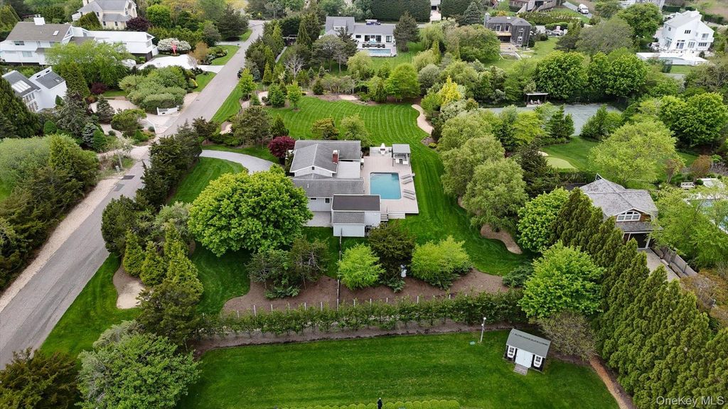4 Stillwaters Lane, Westhampton Beach, NY 11978