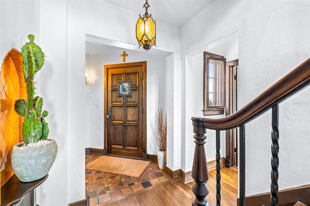 61 LADOGA AVENUE, Tampa, FL 33606