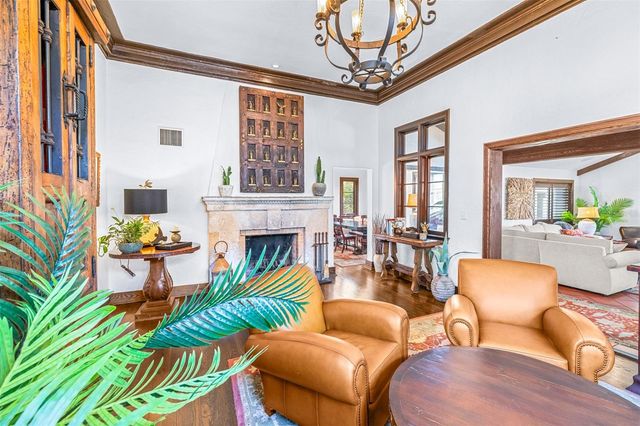 61 LADOGA AVENUE, Tampa, FL 33606