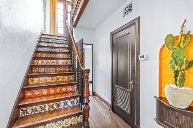 61 LADOGA AVENUE, Tampa, FL 33606