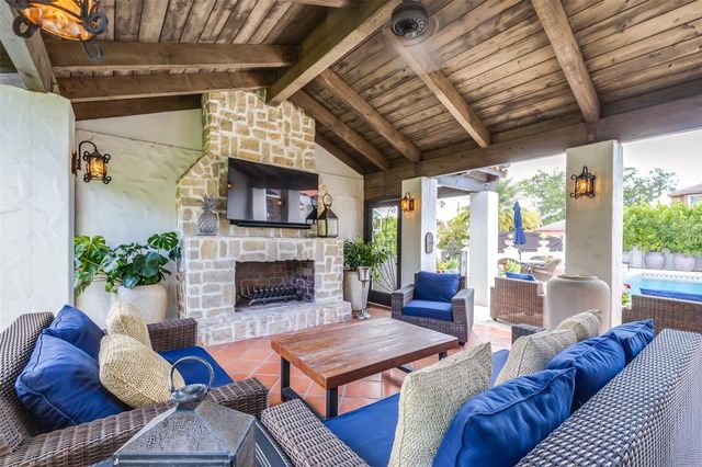 61 LADOGA AVENUE, Tampa, FL 33606