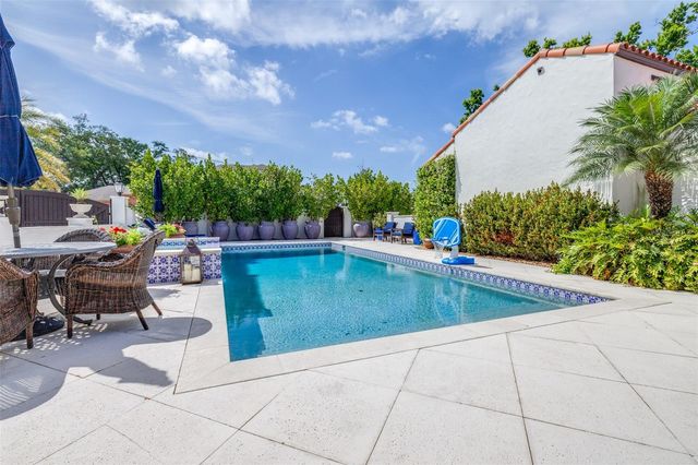 61 LADOGA AVENUE, Tampa, FL 33606