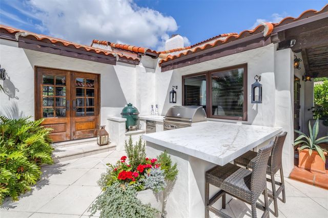 61 LADOGA AVENUE, Tampa, FL 33606