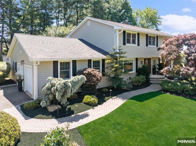 40 Mountainview Terrace, Hillsdale, NJ 07642