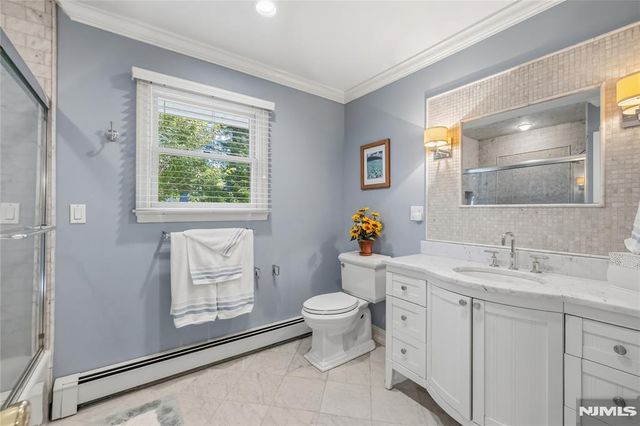 40 Mountainview Terrace, Hillsdale, NJ 07642
