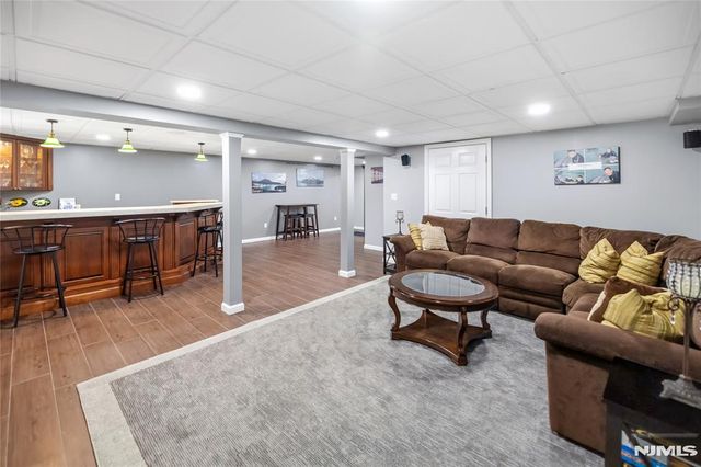 40 Mountainview Terrace, Hillsdale, NJ 07642