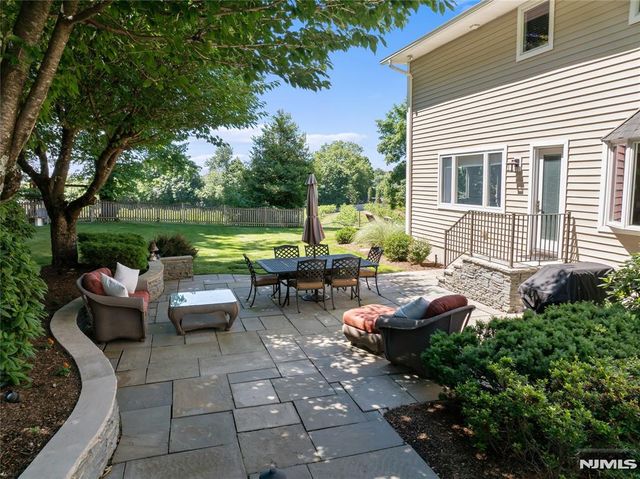 40 Mountainview Terrace, Hillsdale, NJ 07642