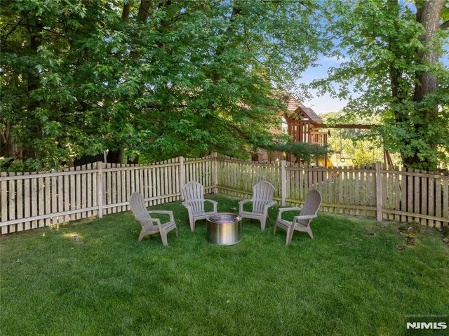 40 Mountainview Terrace, Hillsdale, NJ 07642