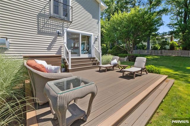 40 Mountainview Terrace, Hillsdale, NJ 07642