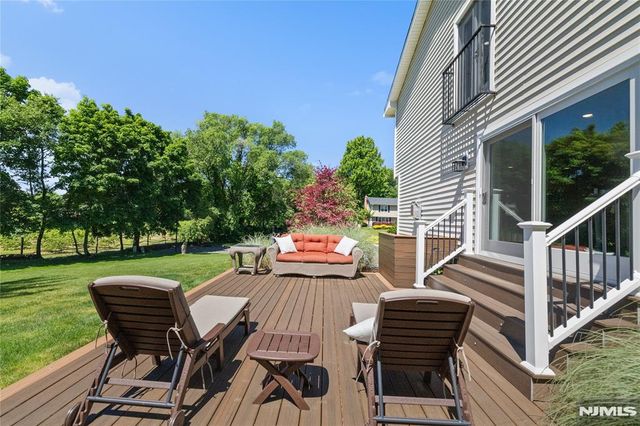 40 Mountainview Terrace, Hillsdale, NJ 07642