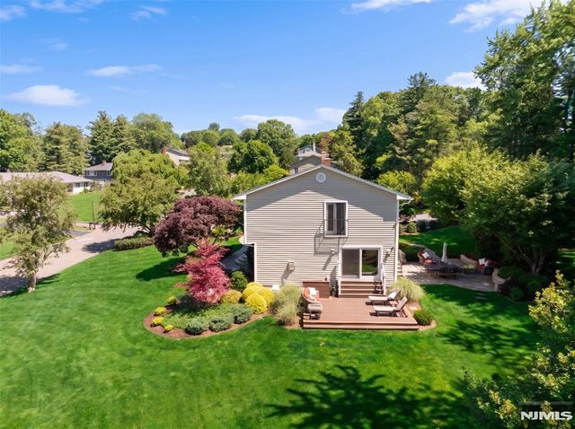 40 Mountainview Terrace, Hillsdale, NJ 07642