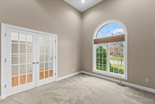 125 Gardner Place, St Charles, MO 63301