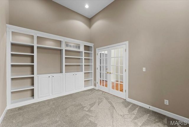 125 Gardner Place, St Charles, MO 63301