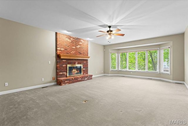 125 Gardner Place, St Charles, MO 63301