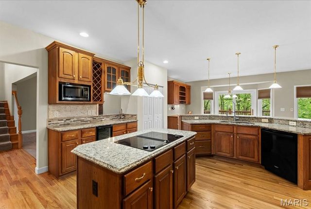 125 Gardner Place, St Charles, MO 63301