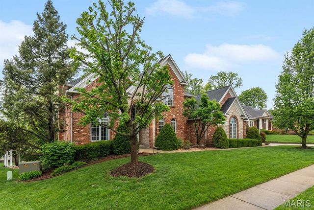 125 Gardner Place, St Charles, MO 63301