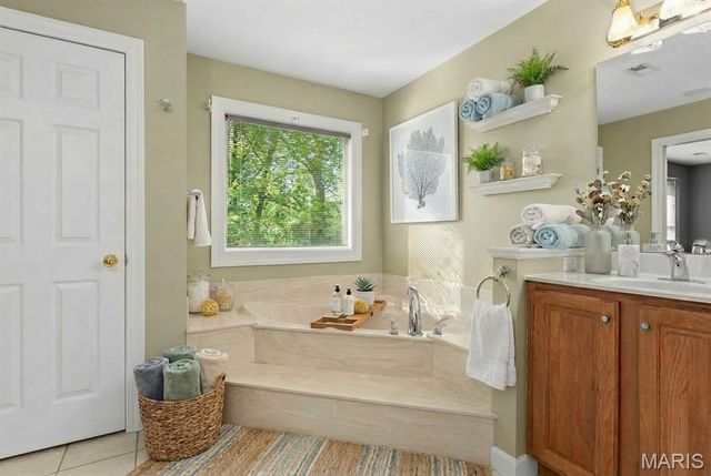 125 Gardner Place, St Charles, MO 63301