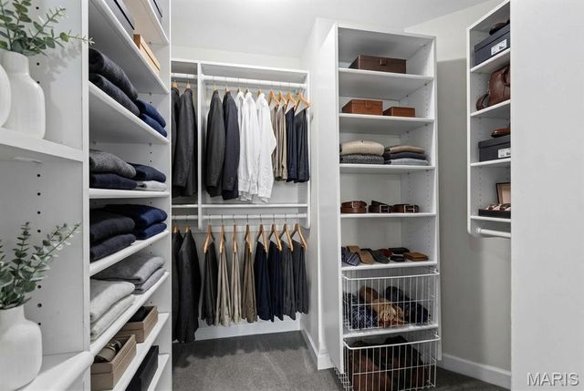 125 Gardner Place, St Charles, MO 63301