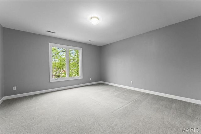 125 Gardner Place, St Charles, MO 63301