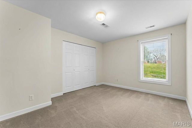 125 Gardner Place, St Charles, MO 63301