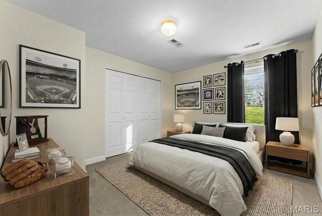 125 Gardner Place, St Charles, MO 63301