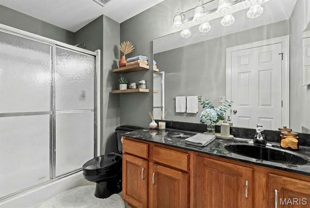 125 Gardner Place, St Charles, MO 63301