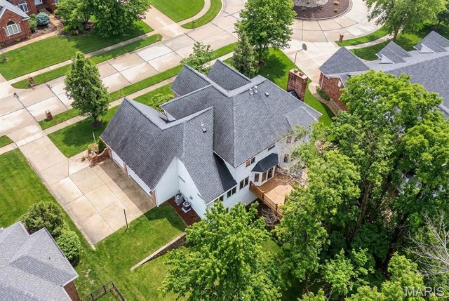 125 Gardner Place, St Charles, MO 63301