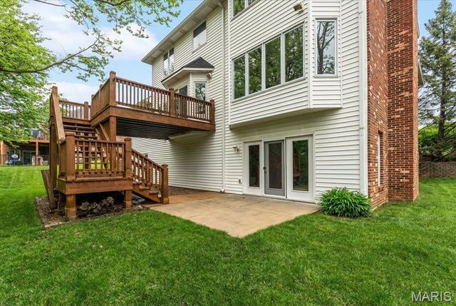 125 Gardner Place, St Charles, MO 63301