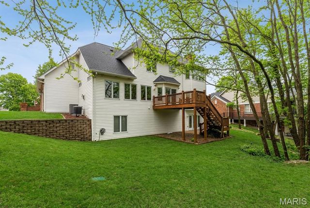 125 Gardner Place, St Charles, MO 63301