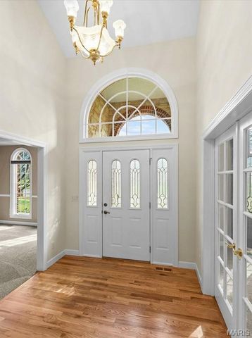 125 Gardner Place, St Charles, MO 63301