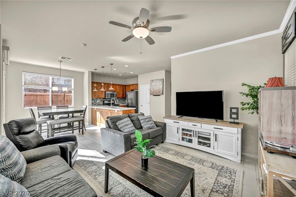 389 Fringe Ruff Drive, Las Vegas, NV 89148 — photo 2