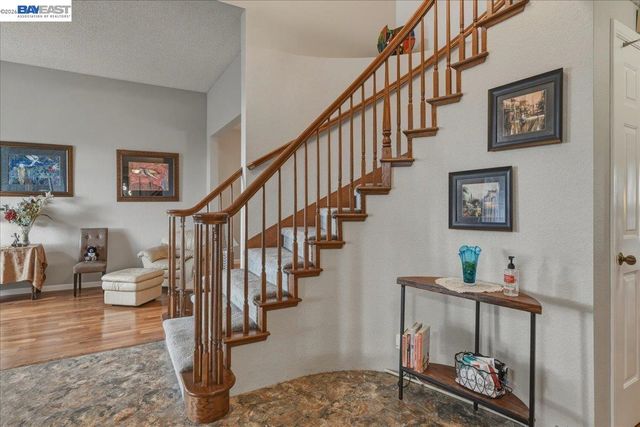 466 Crystalline Dr, Fremont, CA 94539