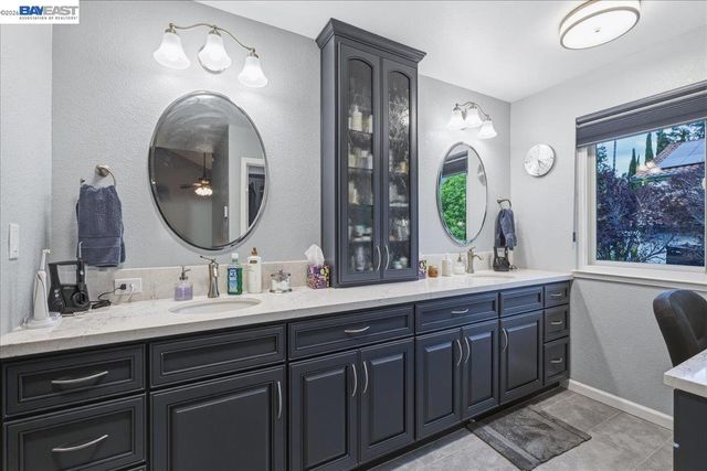 466 Crystalline Dr, Fremont, CA 94539